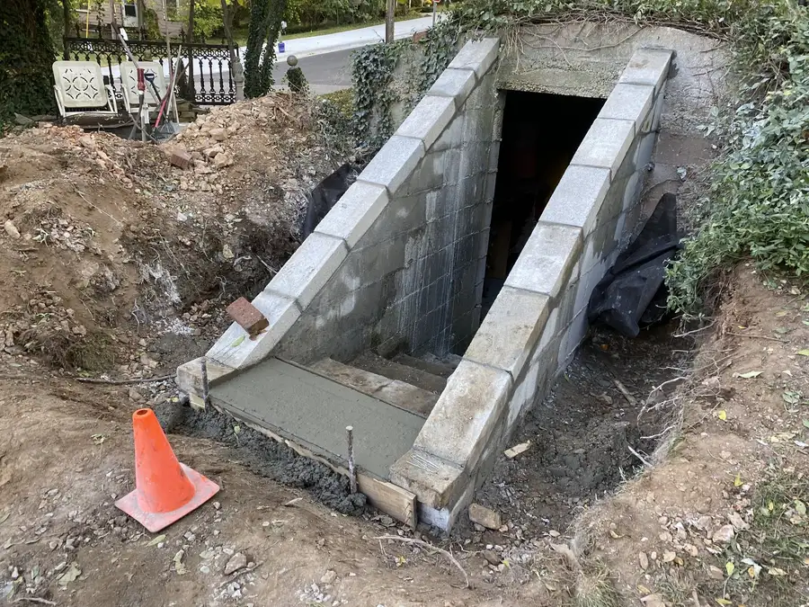 Block walls for a cellar entrance, going in, Ozark, MO
